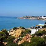 Golden Cliff House 阿尔布费拉