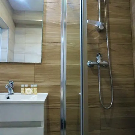 Golden Cliff House אלבופיירה
