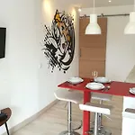 Golden Cliff House Apartment *