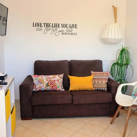 דירה Golden Cliff House