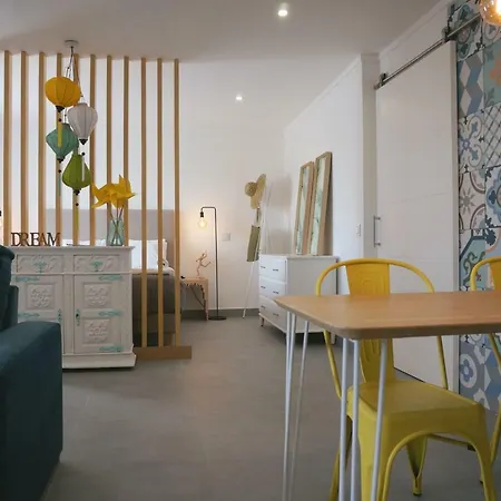 דירה Golden Cliff House *