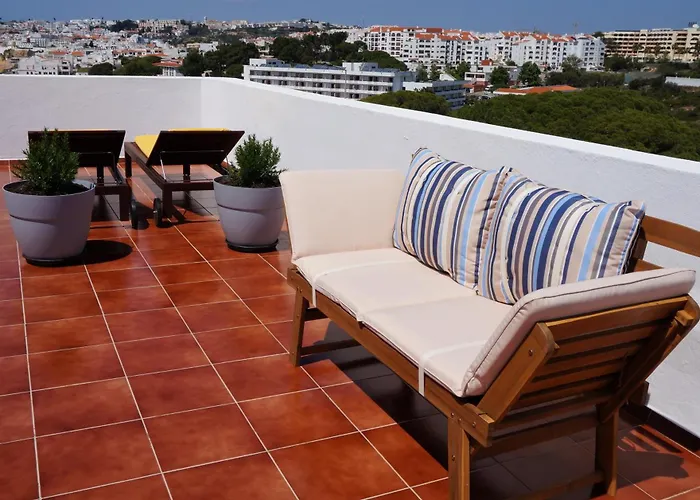 Golden Cliff House 公寓