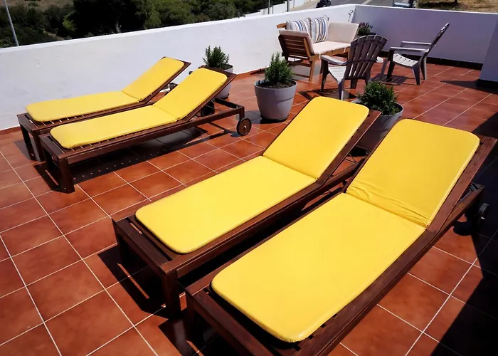 Golden Cliff House * 阿尔布费拉