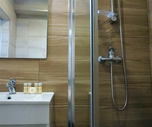 Golden Cliff House 阿尔布费拉