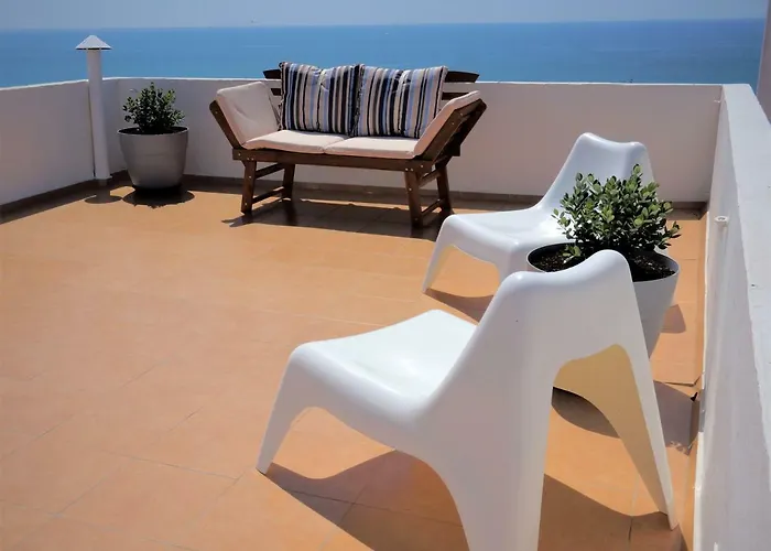 Golden Cliff House * 阿尔布费拉