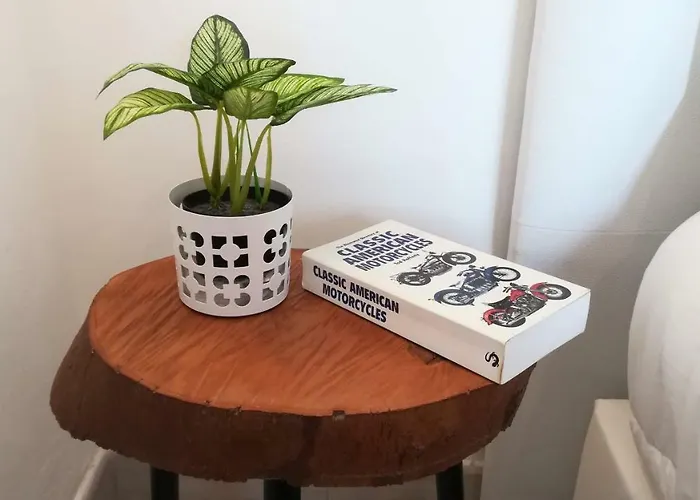 Golden Cliff House 公寓 *