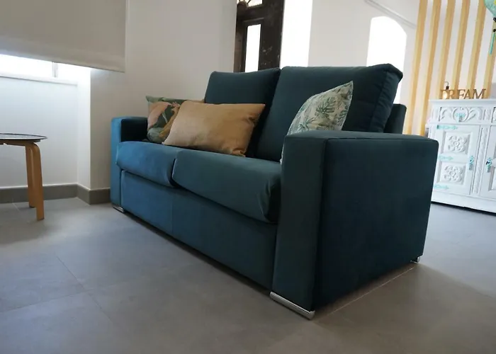 Golden Cliff House 阿尔布费拉