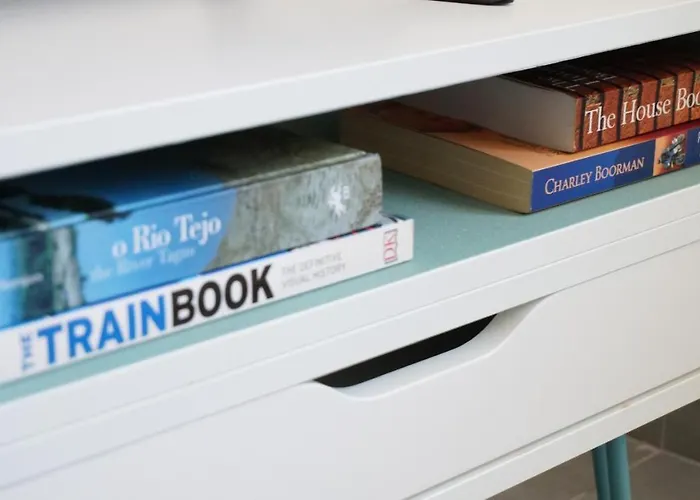 Golden Cliff House 阿尔布费拉