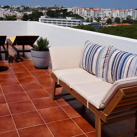 Golden Cliff House Apartmán